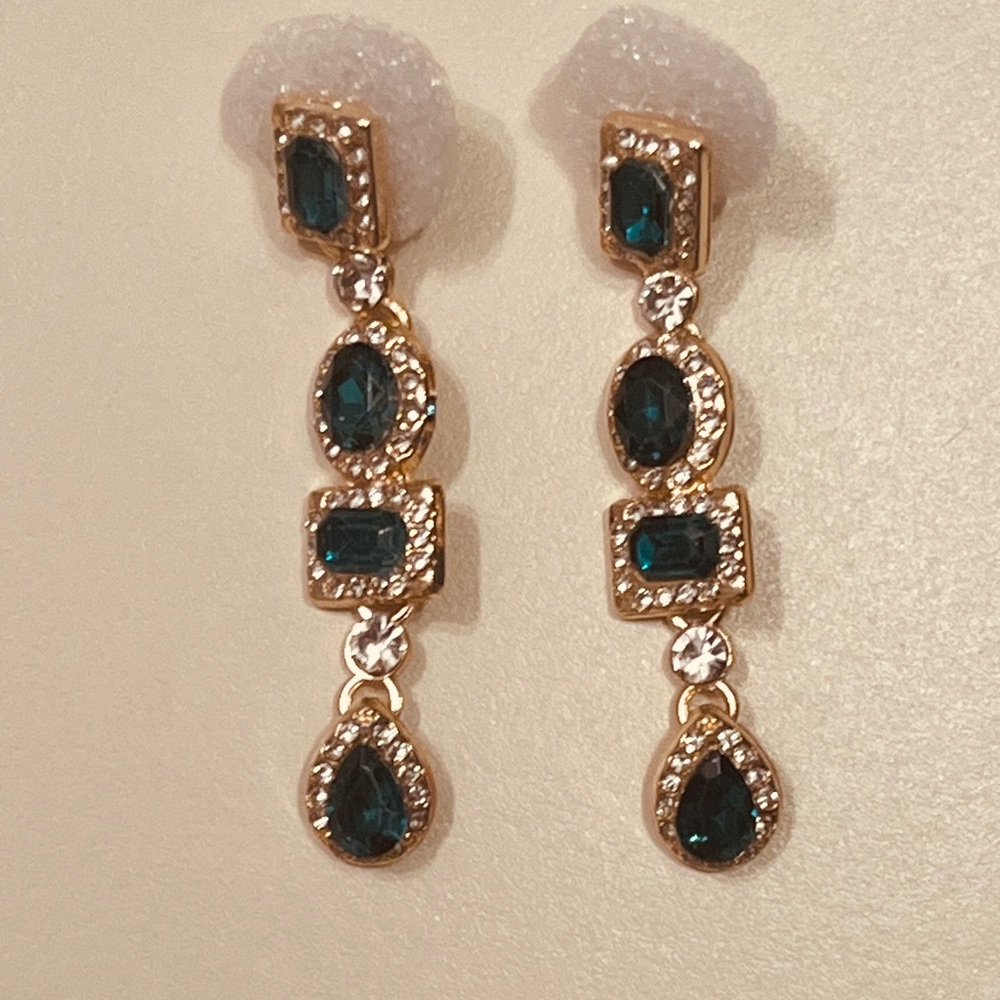 Emerald earrings for women elegant design